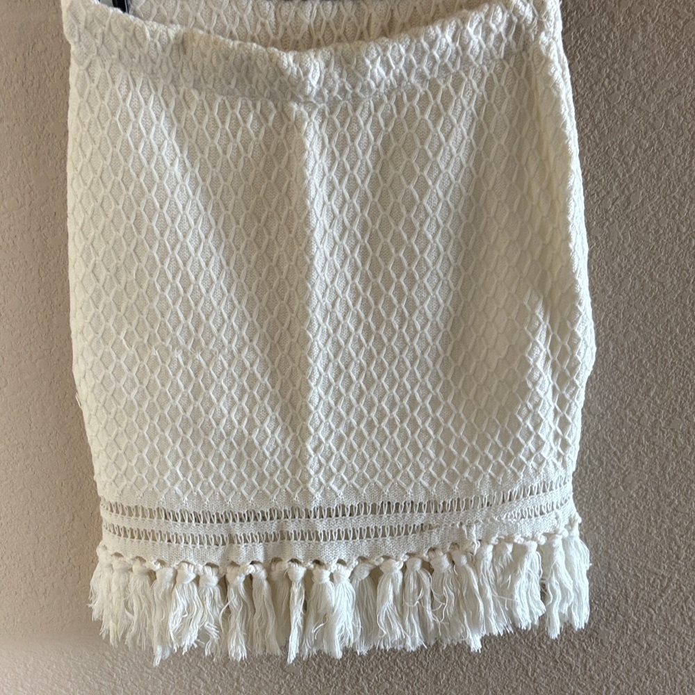 Chic Cream Textured Pencil Skirt with Fringe